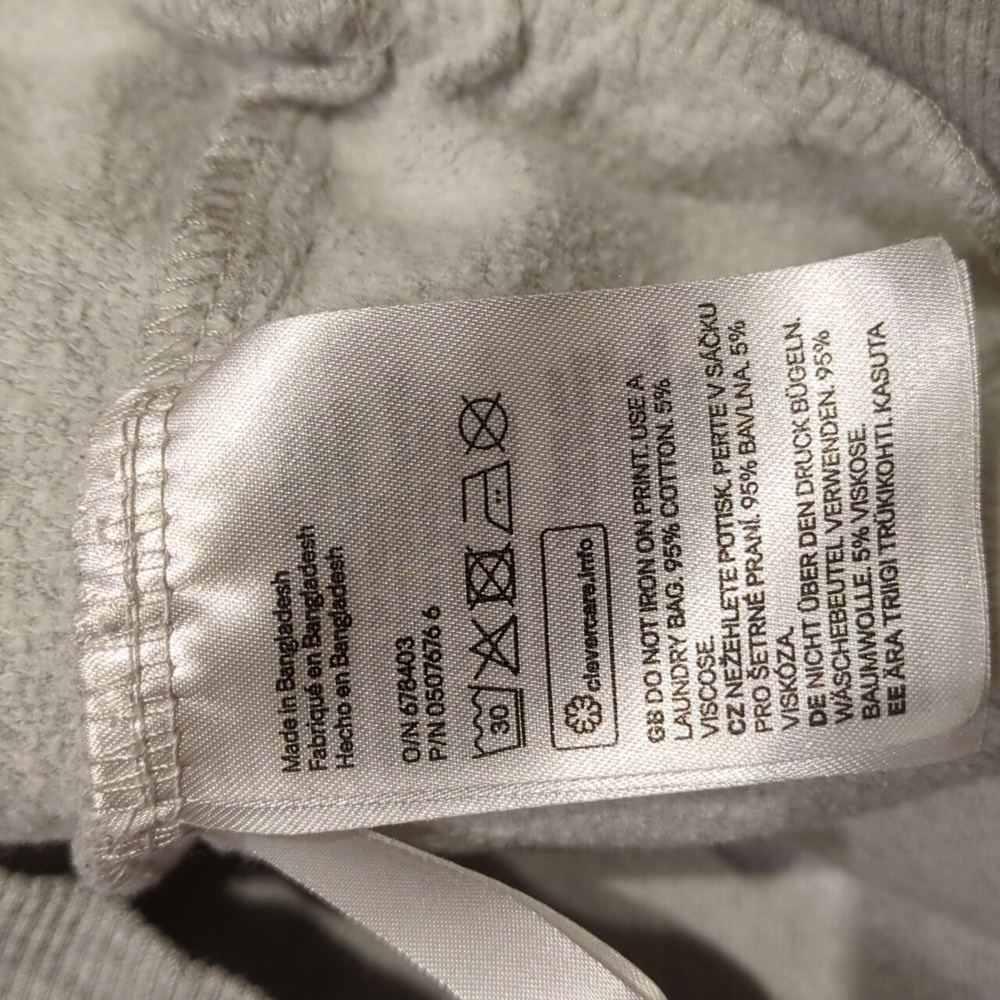 ๐ H&M Girl's Snowflake Top - Picture 3 of 5